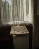 Der Kühlschrank steht im Vorzimmer